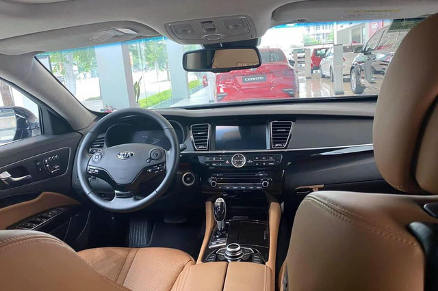 Đại lý xả Kia Quoris giá thấp chưa từng có: Giảm 500 triệu đồng, mơ đấu Mercedes S-Class nhưng không thành - Ảnh 7.