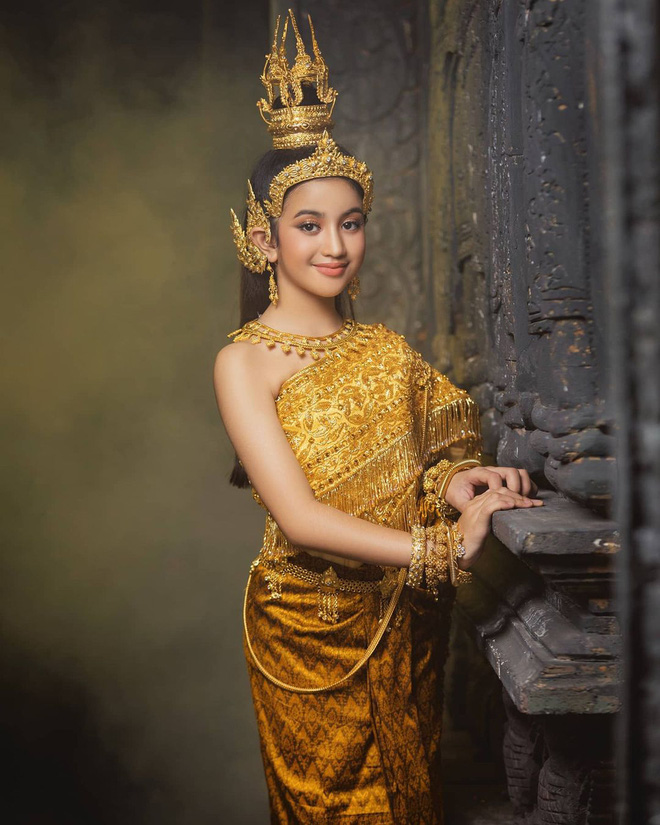 Viên ngọc quý của Hoàng gia Campuchia: Tiểu công chúa với vẻ đẹp lai cực phẩm dù mới 10 tuổi, soi thành tích chỉ biết xuýt xoa quốc bảo - Ảnh 8.