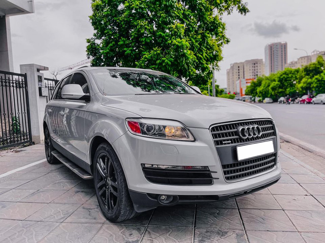 Bán Audi Q7 rẻ hơn VinFast Fadil, chủ xe thành thật: ‘Xe này muốn ngon phải bỏ thêm tiền, đi chắc chắn ngốn xăng’ - Ảnh 1.