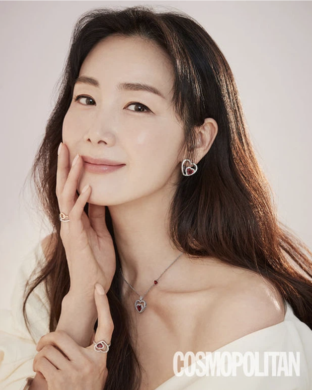 Những tượng đài nhan sắc thảm nhất Kbiz: Song Hye Kyo ồn ào với cả 3 mối tình, Choi Ji Woo - Chaerim bị “cắm sừng” cả dàn - Ảnh 27.