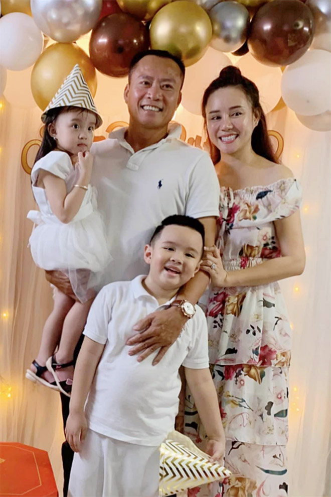 Nhan sắc của ca sĩ Vy Oanh thời chưa nổi tiếng, giàu có - Ảnh 13. Nhan sắc của ca sĩ Vy Oanh thời chưa nổi tiếng, giàu có - Ảnh 13.