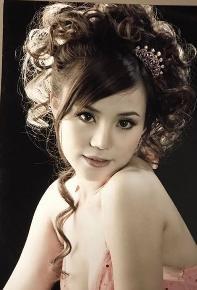 Nhan sắc của ca sĩ Vy Oanh thời chưa nổi tiếng, giàu có - Ảnh 7. Nhan sắc của ca sĩ Vy Oanh thời chưa nổi tiếng, giàu có - Ảnh 7.
