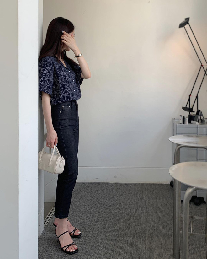 Muốn an toàn, lịch sự mà mặc quần rộng thì đừng diện kiểu giày dép này! - Ảnh 10. Muốn an toàn, lịch sự mà mặc quần rộng thì đừng diện kiểu giày dép này! - Ảnh 10.