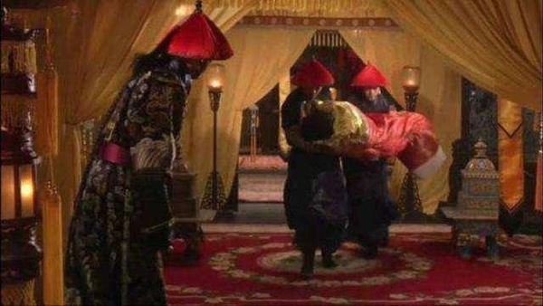 Chọn người thị tẩm và quy định phòng the của hoàng đế Thanh triều: Thái giám trực ngay ngoài, nhiều công đoạn gây mất hứng - Ảnh 6. Chọn người thị tẩm và quy định phòng the của hoàng đế Thanh triều: Thái giám trực ngay ngoài, nhiều công đoạn gây mất hứng - Ảnh 6.