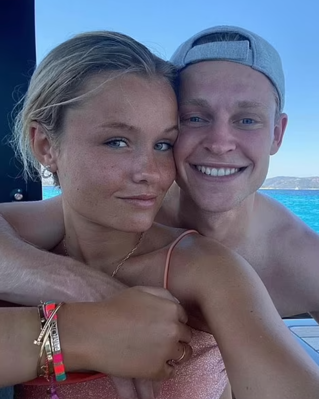 Đây là cách Ronaldo và các sao bóng đá chôn vùi nỗi đau sau khi bị loại khỏi Euro 2020 - Ảnh 11.