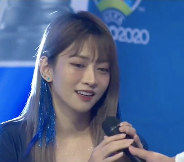  Lê Bống hồn nhiên hỏi bạn cùng chơi gameshow sao học dốt thế” vì trả lời sai số Pi - Ảnh 4.