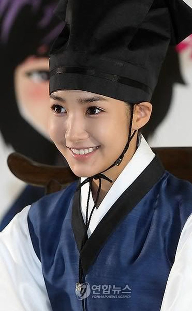 Đọ sắc mỹ nhân Hoa - Hàn đóng cùng vai diễn: Cúc Tịnh Y lép vế trước nữ hoàng dao kéo, Shin Hye Sun không sexy bằng bản gốc - Ảnh 1.