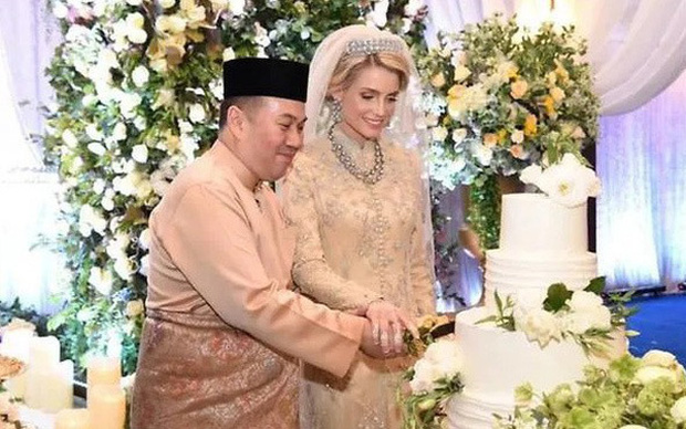 Nàng dâu thường dân phương Tây một bước lên tiên, làm vợ Thái tử Malaysia dù bị phản đối kịch liệt giờ ra sao sau đám cưới riêng tư? - Ảnh 2.