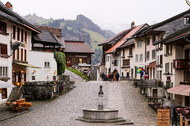 Đất nước Thụy Sĩ đẹp mê hồn với những khung hình nên thơ như cổ tích: Giấc mơ của biết bao tín đồ du lịch, một lần đặt chân đến cũng thỏa lòng - Ảnh 15.