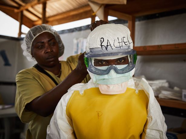 Bệnh nhân thiệt mạng do virus cực nguy hiểm ở Guinea có thể đã lây cho 155 người khác - Ảnh 2.