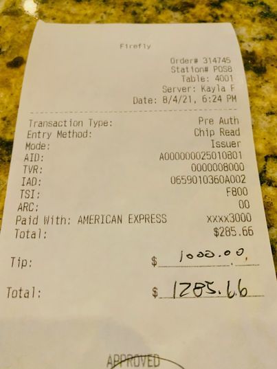 Nhà hàng sững sờ khi khách tip gấp nhiều lần giá trị hóa đơn vì lý do không tưởng - Ảnh 1.