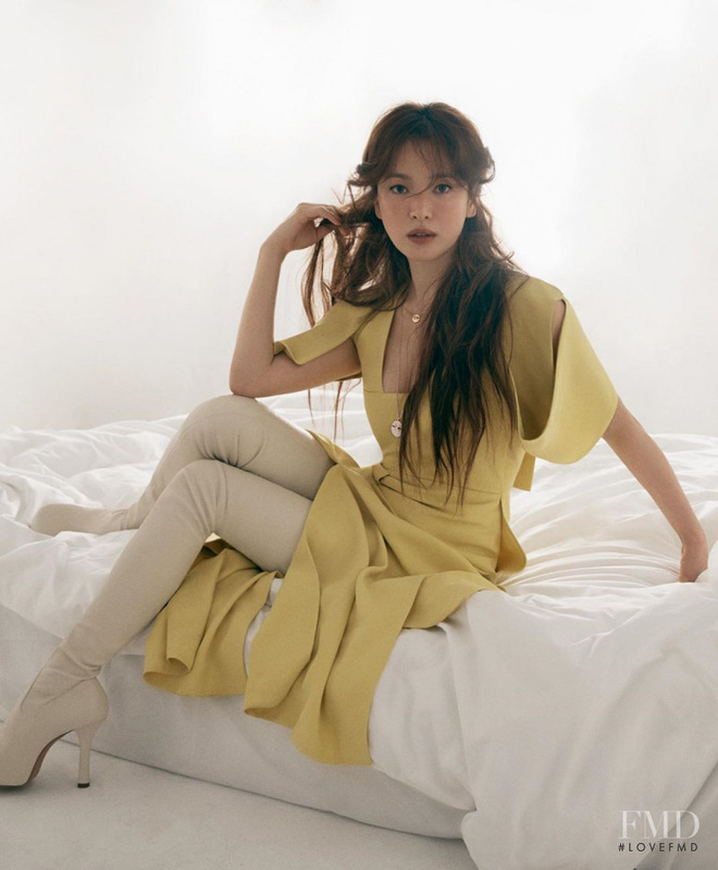 Song Hye Kyo chặt chém bìa Vogue với body 0% mỡ thừa, ai ngờ ảnh hậu trường chụp bừa còn hot hơn vì lộ visual thật - Ảnh 5.