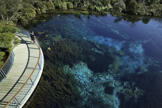 Chiêm ngưỡng hồ nước ngọt sạch nhất thế giới mà con người từng biết đến - Ảnh 9.