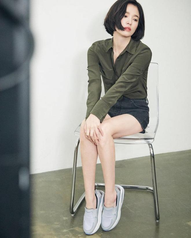 Song Hye Kyo chặt chém bìa Vogue với body 0% mỡ thừa, ai ngờ ảnh hậu trường chụp bừa còn hot hơn vì lộ visual thật - Ảnh 8.