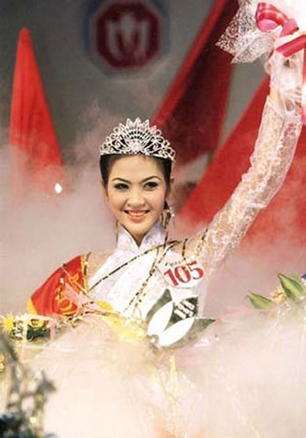 Biệt tăm khỏi showbiz sau khi chồng đi tù, cuộc sống của cô lọ lem bán bánh canh thành Hoa hậu Việt Nam 2000 giờ ra sao? - Ảnh 1.