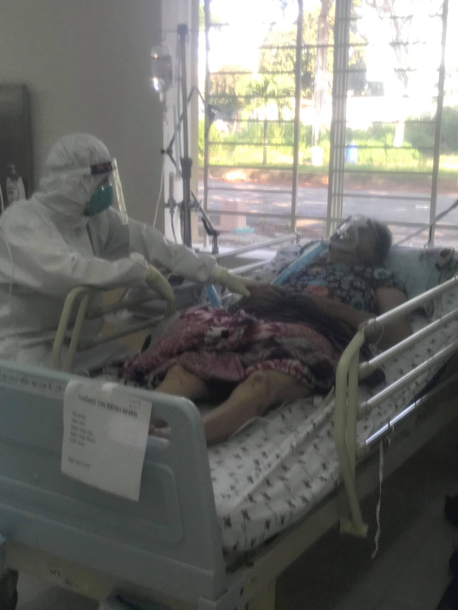 F0 lần thứ 2 vào BV dã chiến: Tôi sẽ mang năng lượng tích cực để lây nhiễm cho các bệnh nhân - Ảnh 3. F0 lần thứ 2 vào BV dã chiến: Tôi sẽ mang năng lượng tích cực để lây nhiễm cho các bệnh nhân - Ảnh 3.