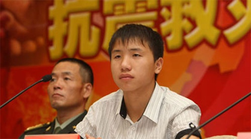 Người hùng trẻ tuổi ở Trung Quốc trở thành tội phạm - Ảnh 1.