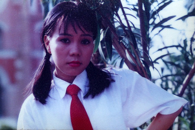 Lộ ảnh Việt Hương tuổi 16 mắt xanh mỏ đỏ ăn mặc chất chơi - Ảnh 5.
