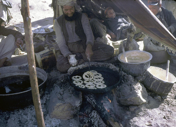 Chùm ảnh Afghanistan thập niên 60, trước thời kì Taliban: Hiền hòa, yên bình và đẹp như một giấc mơ - Ảnh 34.