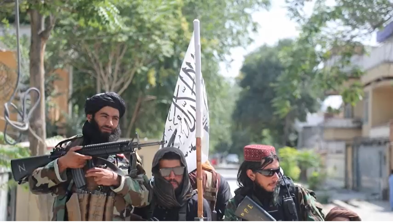 Последние теракты игил. Террористы ИГ В Афганистане. Террорист Талибана с бородой в очках. Террористы ИГИЛ С Европы.