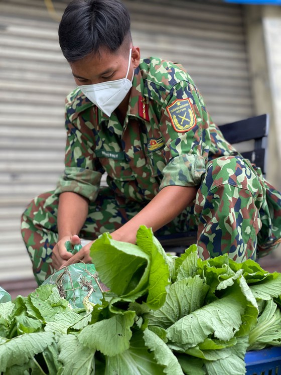 Phó tổng tham mưu trưởng QĐND Việt Nam: Lực lượng tham gia chống dịch ở TP.HCM là đội quân công tác - Ảnh 1.