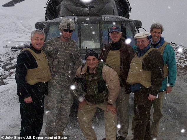 Ông trùm lính đánh thuê Mỹ bất ngờ hé lộ tình tiết vụ giải cứu ông Biden ở Afghanistan! - Ảnh 1. Ông trùm lính đánh thuê Mỹ bất ngờ hé lộ tình tiết vụ giải cứu ông Biden ở Afghanistan! - Ảnh 1.