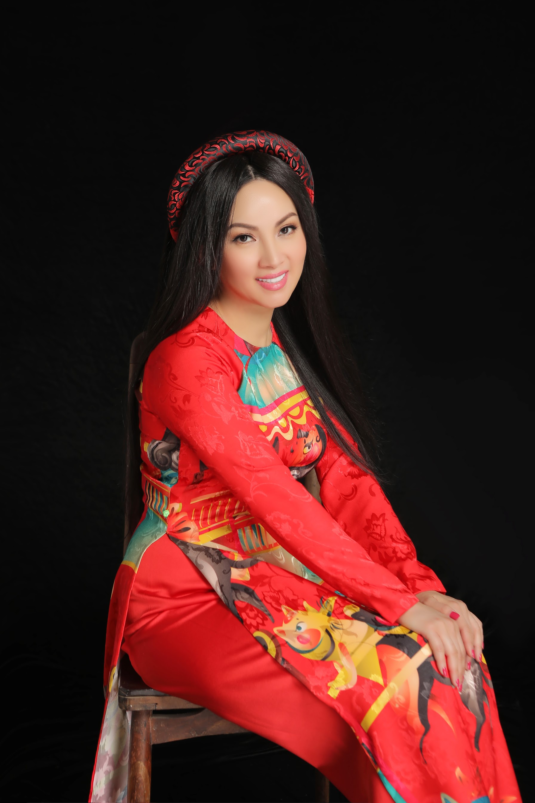 Ca sĩ tỷ phú Hà Phương ủng hộ Sài Gòn hơn 100 tấn lương thực - Ảnh 4. Ca sĩ tỷ phú Hà Phương ủng hộ Sài Gòn hơn 100 tấn lương thực - Ảnh 4.