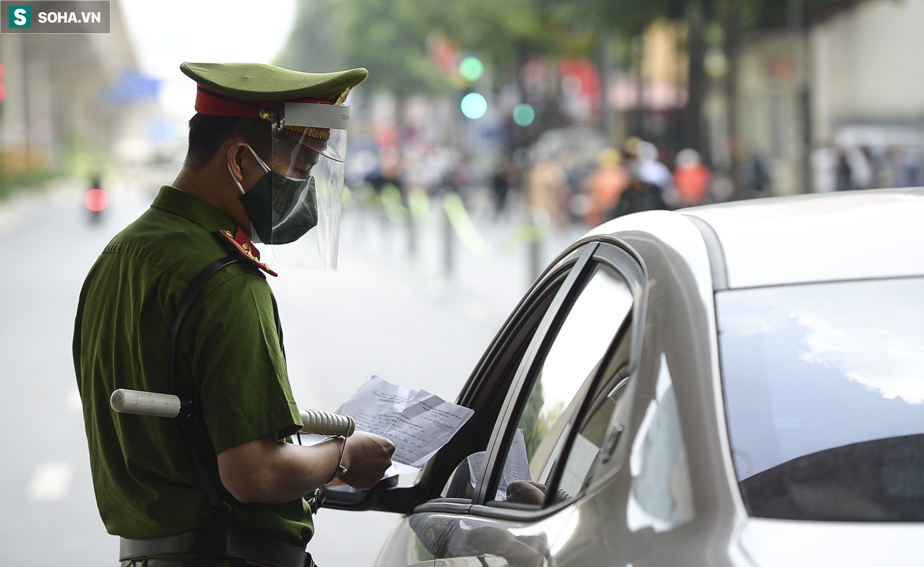 Hà Nội: Tổ công tác đặc biệt lập chốt dài 200 mét, kiểm tra hơn 1000 phương tiện trong 2 tiếng - Ảnh 9.