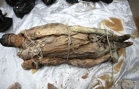 Chất lỏng màu nâu bí ẩn bao quanh xác ướp Trung Quốc 700 năm - Ảnh 6.