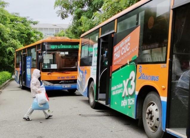  Hình ảnh xe buýt đưa đón công dân tại các khu cách ly  - Ảnh 3.