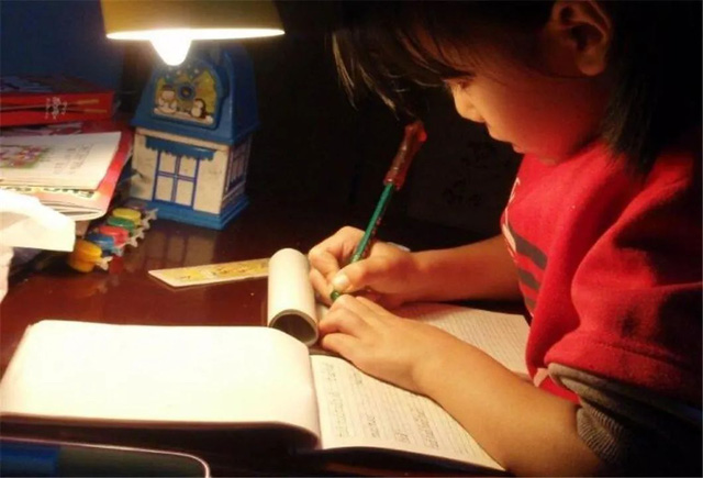 Cựu hiệu trưởng Đại học TOP 1 Trung Quốc cảnh báo: Nuôi dạy sai cách chỉ tạo ra những đứa trẻ có vẻ thông minh, nhưng lại khó thành công sau này - Ảnh 3. Cựu hiệu trưởng Đại học TOP 1 Trung Quốc cảnh báo: Nuôi dạy sai cách chỉ tạo ra những đứa trẻ có vẻ thông minh, nhưng lại khó thành công sau này - Ảnh 3.