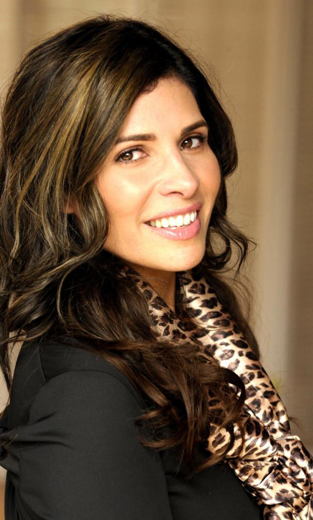 Cả tuổi thơ bị chê xấu như quỷ, bà mẹ quyết đập đi xây lại giống Đệ nhất phu nhân Mỹ và kết quả ngoài sức tưởng tượng - Ảnh 8. Cả tuổi thơ bị chê xấu như quỷ, bà mẹ quyết đập đi xây lại giống Đệ nhất phu nhân Mỹ và kết quả ngoài sức tưởng tượng - Ảnh 8.