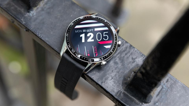 Hàng loạt mẫu smartphone, smartwatch giảm giá mạnh đầu tháng 8 - Ảnh 9.