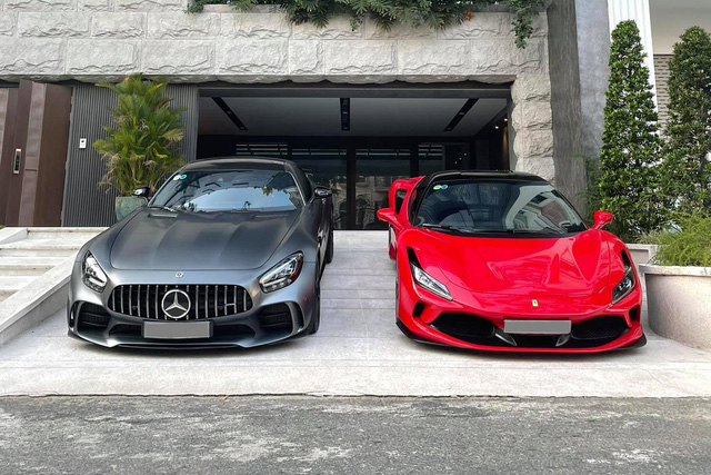 Rảnh rỗi mùa dịch, doanh nhân Nguyễn Quốc Cường mang siêu xe Ferrari F8 Tributo và Mercedes-AMG GT R cả chục tỷ ra tắm nắng - Ảnh 2.