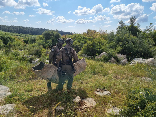 Israel giới thiệu vật liệu ngụy trang mới: giúp người lính hóa đá và trở nên vô hình trước các loại camera ảnh nhiệt - Ảnh 6.