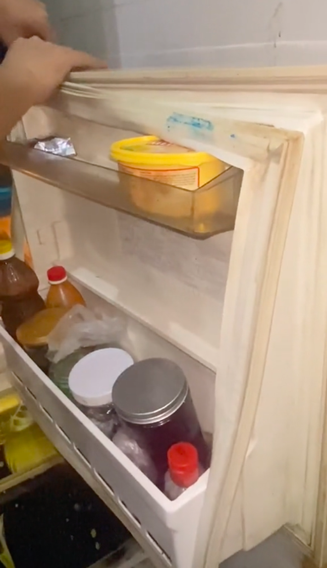 Dùng tủ lạnh mười mấy năm chưa thay, cô vợ ngỏ ý mua cái mới liền bị anh chồng bác bỏ ngay vì một lý do - Ảnh 3.