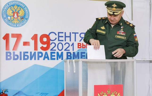 Bầu cử Duma Quốc gia Nga: Đang tự cách ly, ông Putin bỏ phiếu trực tuyến - Ảnh 2.