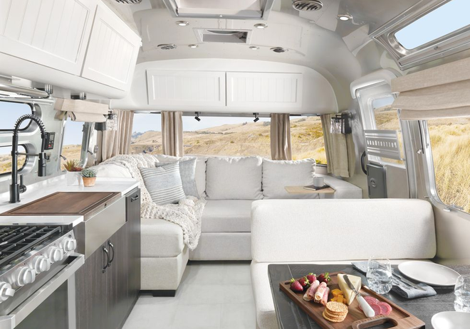 Phượt kiểu siêu sang trên “nhà xe di động” mới toanh của Airstream - Ảnh 6.