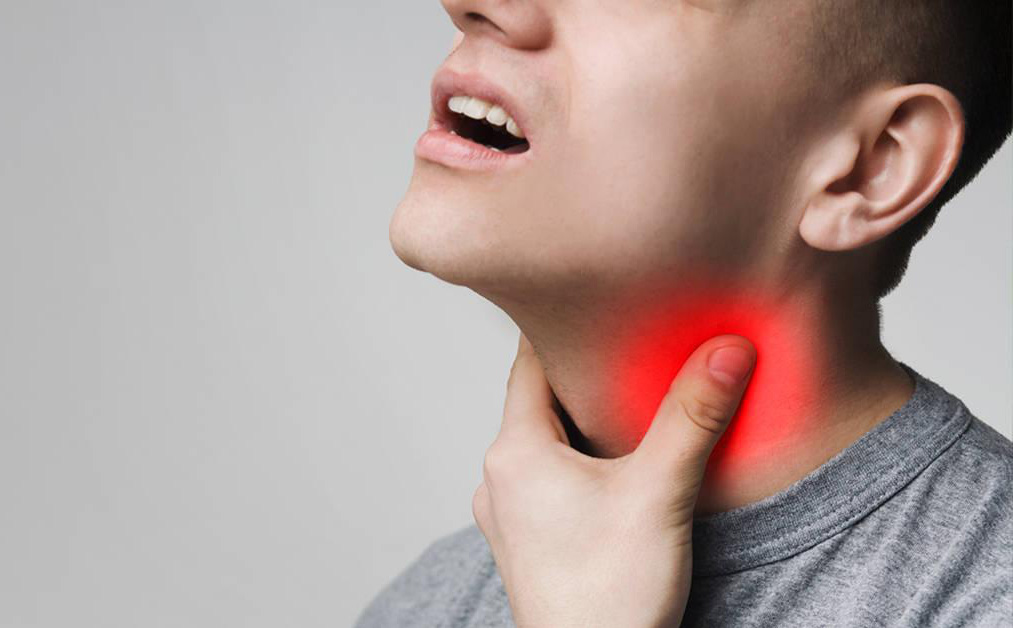 Phân biệt đau họng do COVID-19 và do cảm lạnh