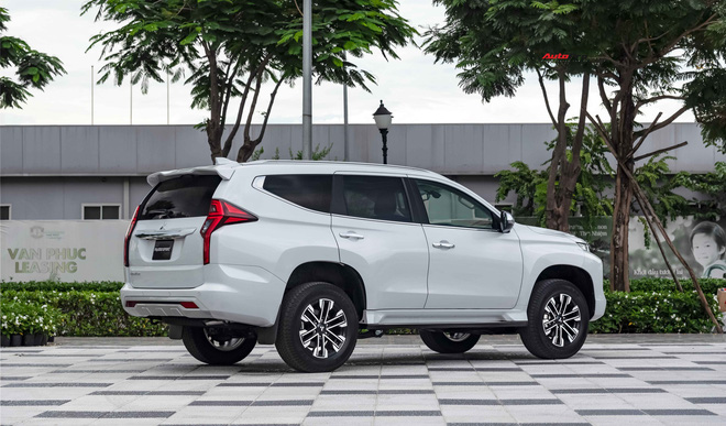 Mitsubishi Pajero Sport 2021 giảm kỷ lục 120 triệu đồng tại đại lý - Cuộc chạy đua tìm khách mùa dịch trước Everest và Fortuner - Ảnh 4.