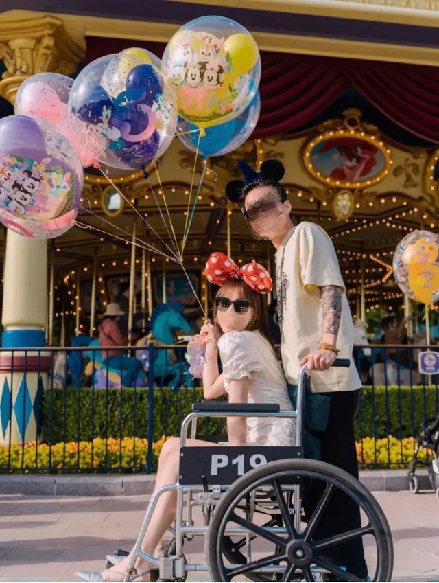 Góc khó hiểu: Giới trẻ Trung Quốc thuê xe lăn ở Disneyland vì... lười đi bộ? - Ảnh 4.