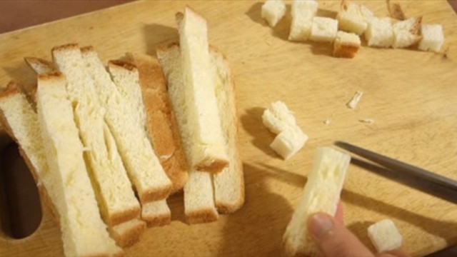 Cách làm bánh Trung thu bằng sandwich cực độc đáo - Ảnh 1.