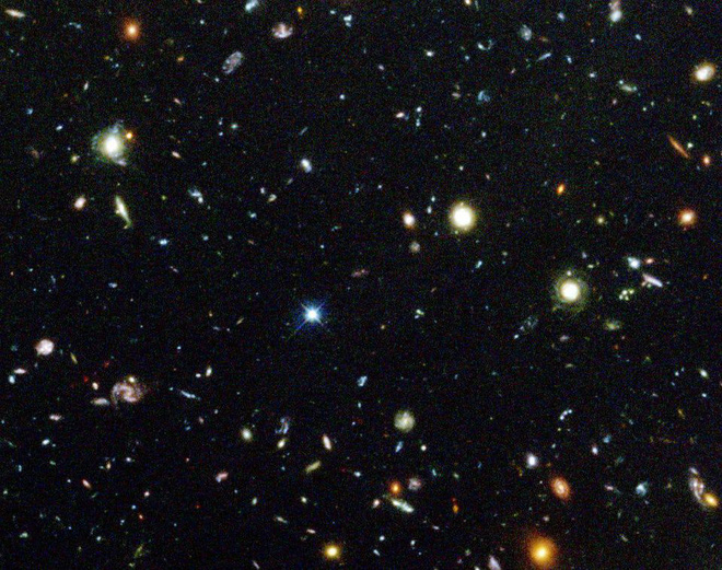 Chiêm ngưỡng bức ảnh vô giá làm nên ngành lịch sử thiên văn học do kính thiên văn Hubble chụp lại - Ảnh 1.