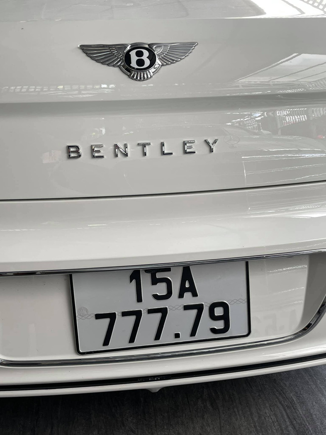 Đại gia Hải Phòng tậu Bentley Flying Spur V8 màu trắng độc nhất Việt Nam, sở hữu biển số tứ quý kết hợp thần tài lớn - Ảnh 11.