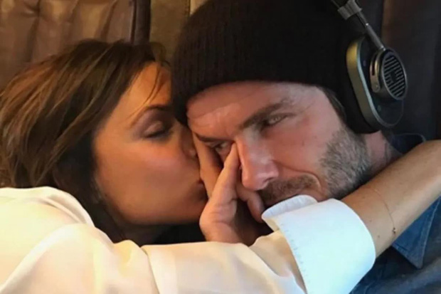 David Beckham gây sốt MXH: 20 năm rồi vẫn sẵn sàng quỳ gối làm cho bà xã điều này, bảo sao được gọi là ông chồng quốc dân - Ảnh 5.