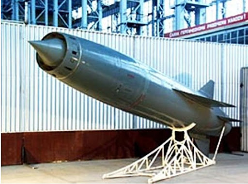Tàu ngầm hạt nhân Nga thử tên lửa diệt tàu sân bay ở Bắc Cực - Ảnh 1.