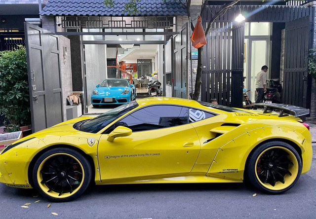 Đại gia bán hàng online chi hơn 12 tỷ tậu Mercedes-AMG G 63 màu độc, về làm cặp với loạt xe Ferrari và Porsche - Ảnh 2.
