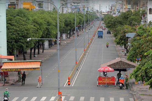 Bác sĩ Việt tại Mỹ: Nếu đạt được 2 điều kiện này, Việt Nam có thể sống chung với SARS-CoV-2 dù có hàng chục nghìn ca mỗi ngày - Ảnh 1.