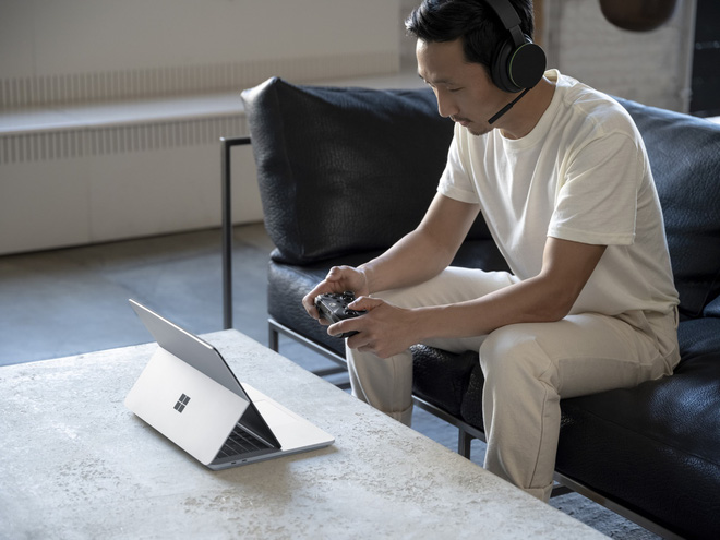 Microsoft ra mắt Surface Laptop Studio: Thiết kế biến hoá từ laptop sang tablet - Ảnh 2.