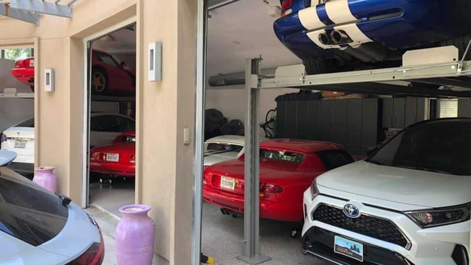 Đại gia bày cách xếp 7 ô tô vào trong garage sức chứa 3 xe nhưng bộ sưu tập mới khiến cộng đồng mạng thèm muốn - Ảnh 2.